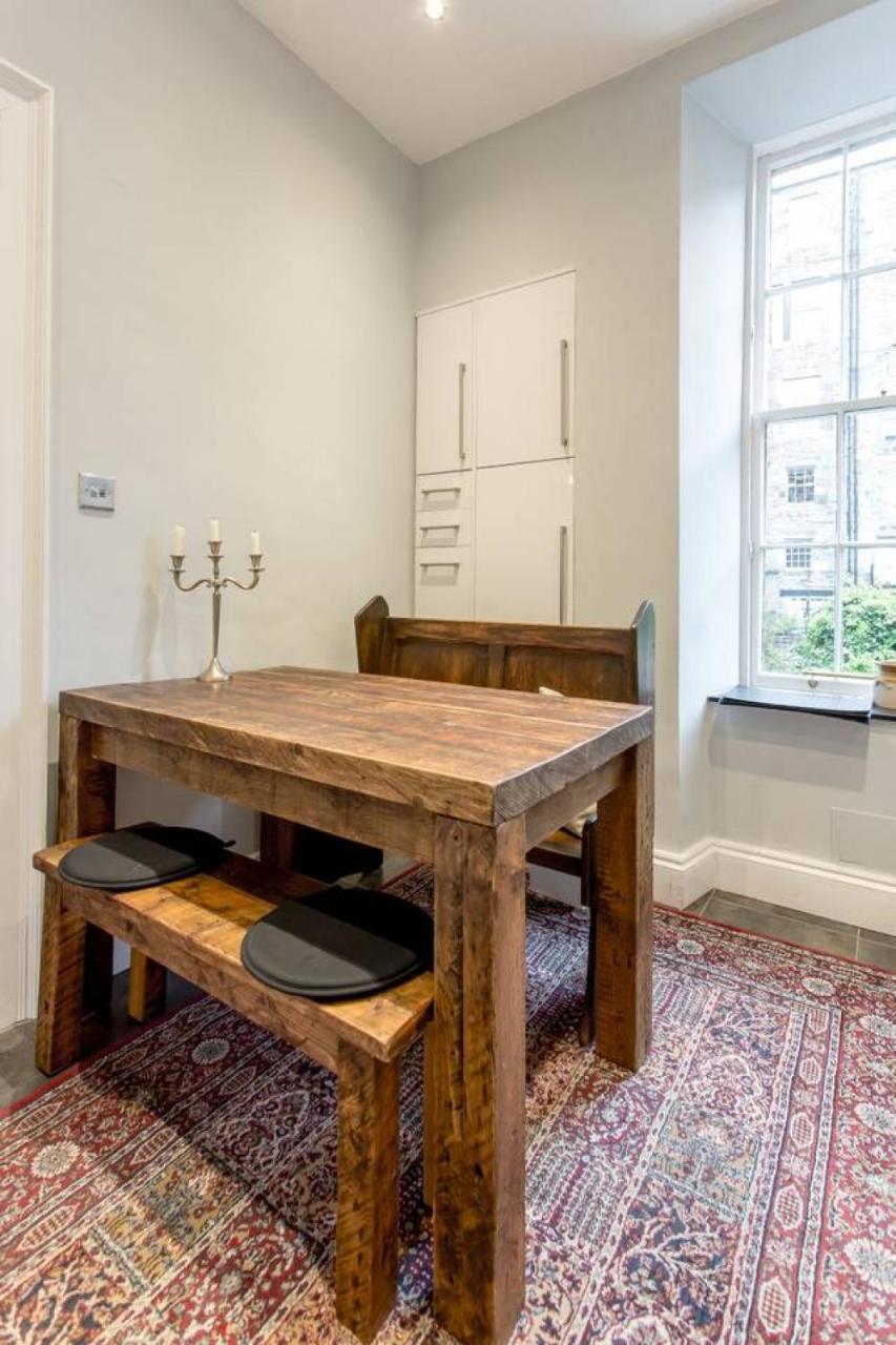 Joivy Converted Flat In Historic Building In New Town EDI Exteriér fotografie